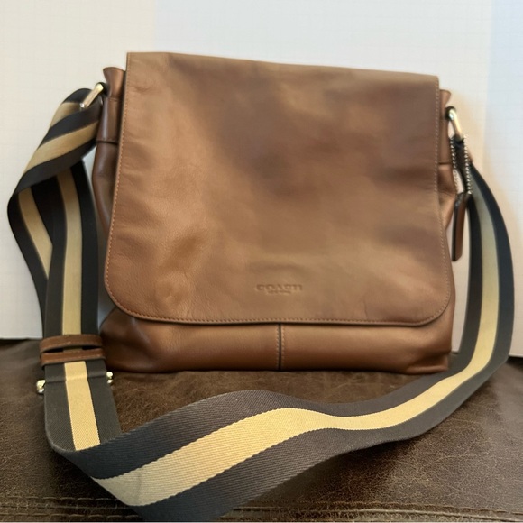 MCoach F28576 Brown Leather Messenger Bag - Adjustable Striped Strap - Picture 2 of 15